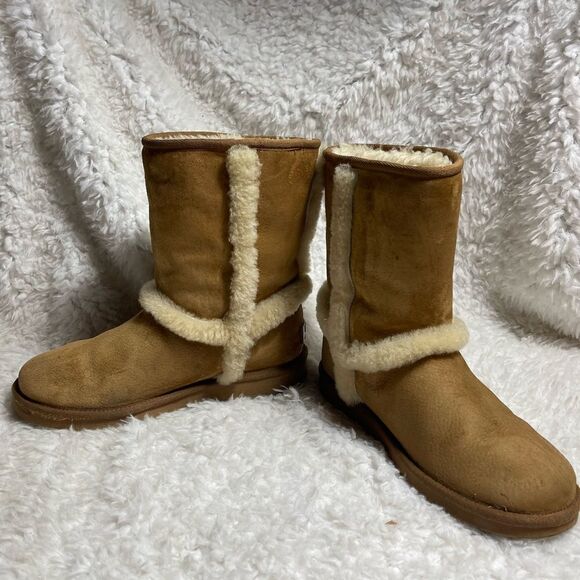 UGG chestnut leather suede with fur accents and metal back plate size 8 - Picture 1 of 12